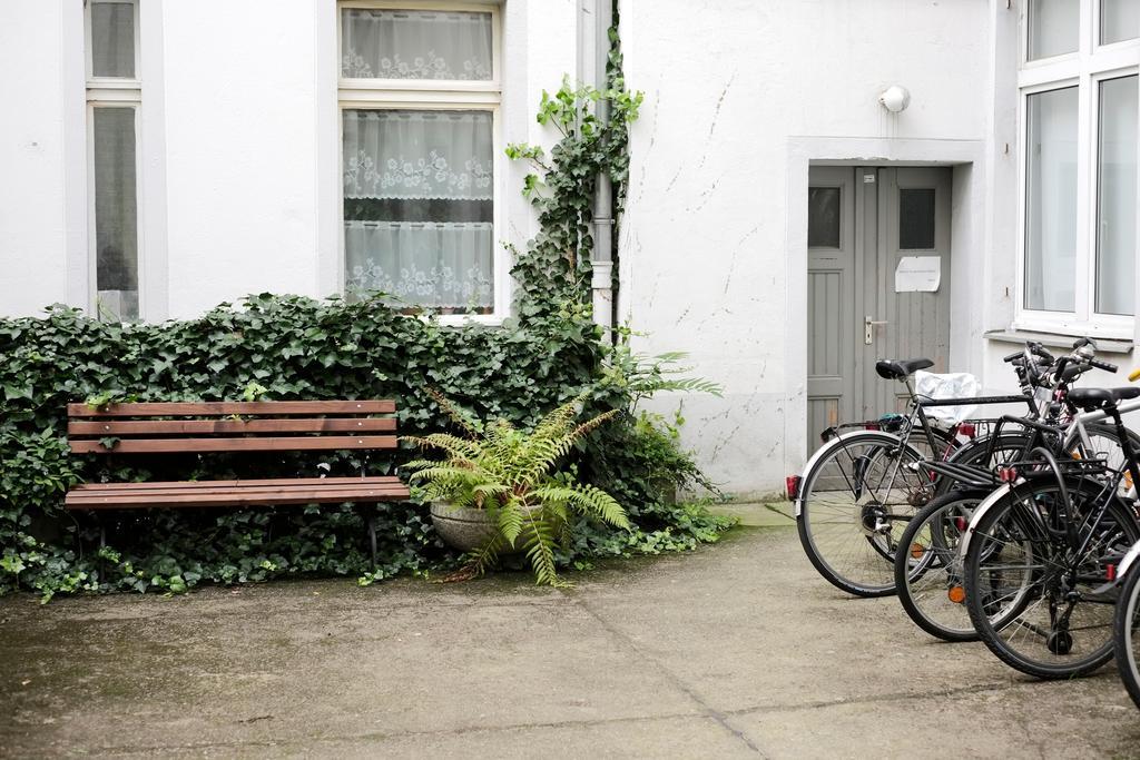 Altbauwohnung Mit 3 Baedern Berlín Exterior foto