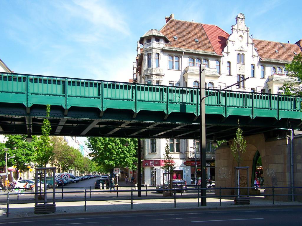 Altbauwohnung Mit 3 Baedern Berlín Exterior foto